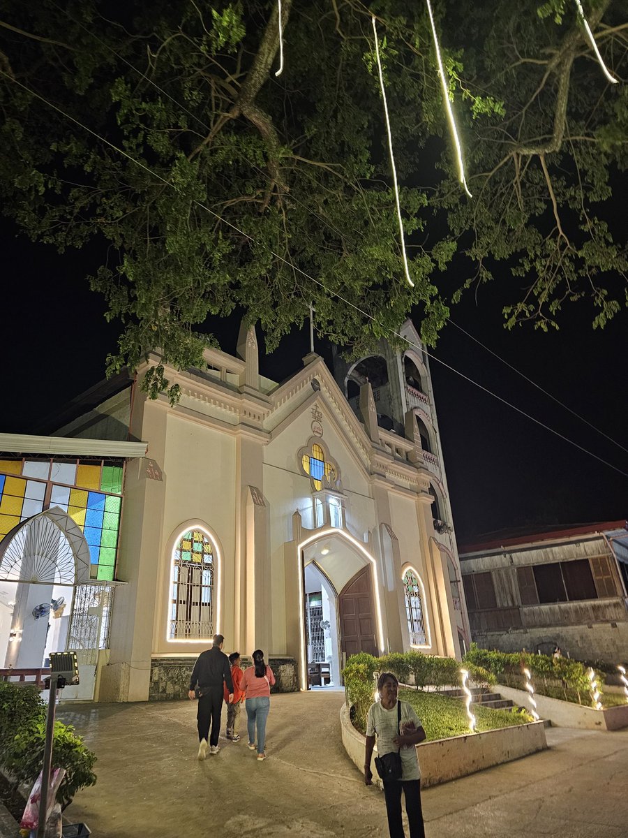 ferreyon's tweet photo. Visita Iglesia
#visitaiglesia2025 #holyweek2025
#santander #oslob #boljoon #alcoy #dalaguete #argao #sibonga https://t.co/WknEdNtHcR