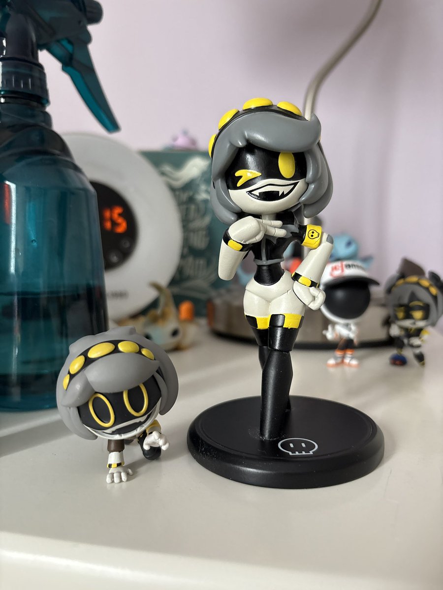 rawlesbianenrgy's tweet photo. Got these little guys yesterday and honestly could not have been a more perfect pull for me
#murderdrones #murderdronesmerch https://t.co/xEf0KKPKrf