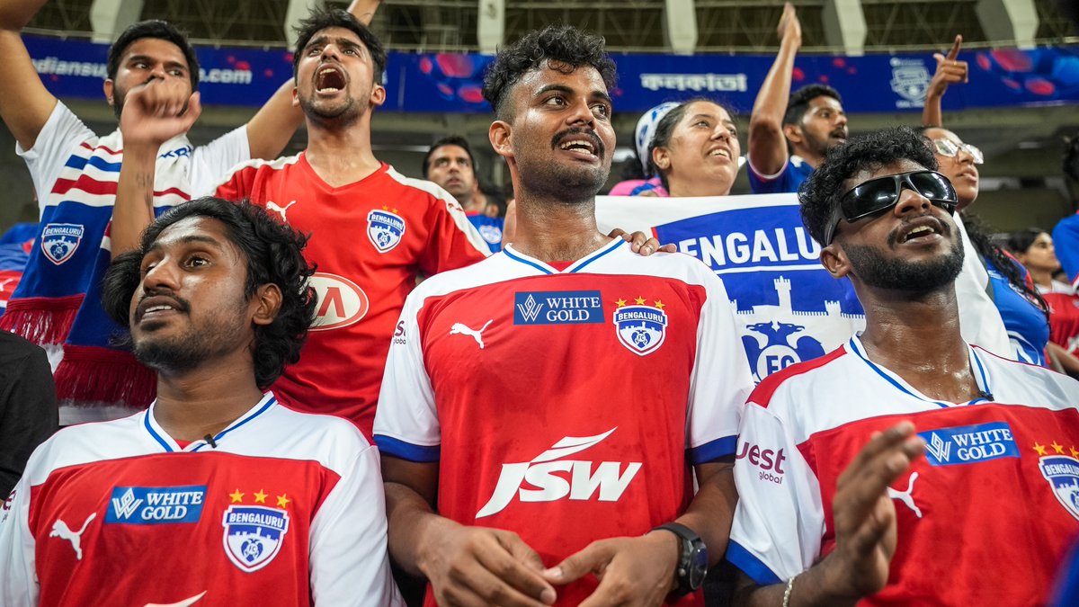bengalurufc's tweet photo. When an 'interview with a news channel' turned into a trip to the #ISLFinal in Kolkata and a meeting with the legend himself! ❤️
Kerala State Blind Football Team players Anugrah TS, Akhil Lal and Abhishek K were surprised with an all-expenses paid trip to the biggest fixture of them all by @whitegold_money, BFC's Official Gold Buying Partners. 🥹
#WeAreBFC #HeartOfGold #BFCCares