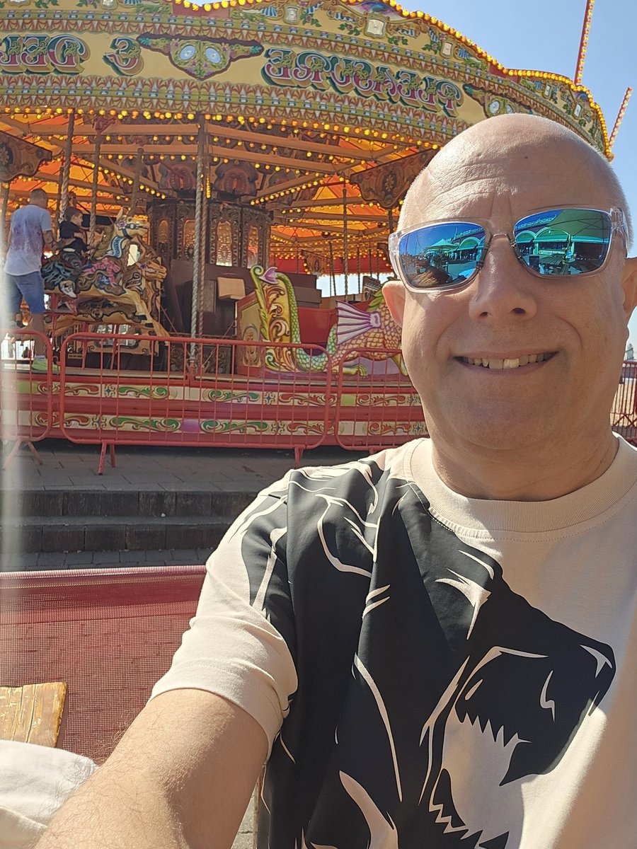 GregoAustin's tweet photo. Brighton seafront....@Syndicate https://t.co/CdWNltBZ8y