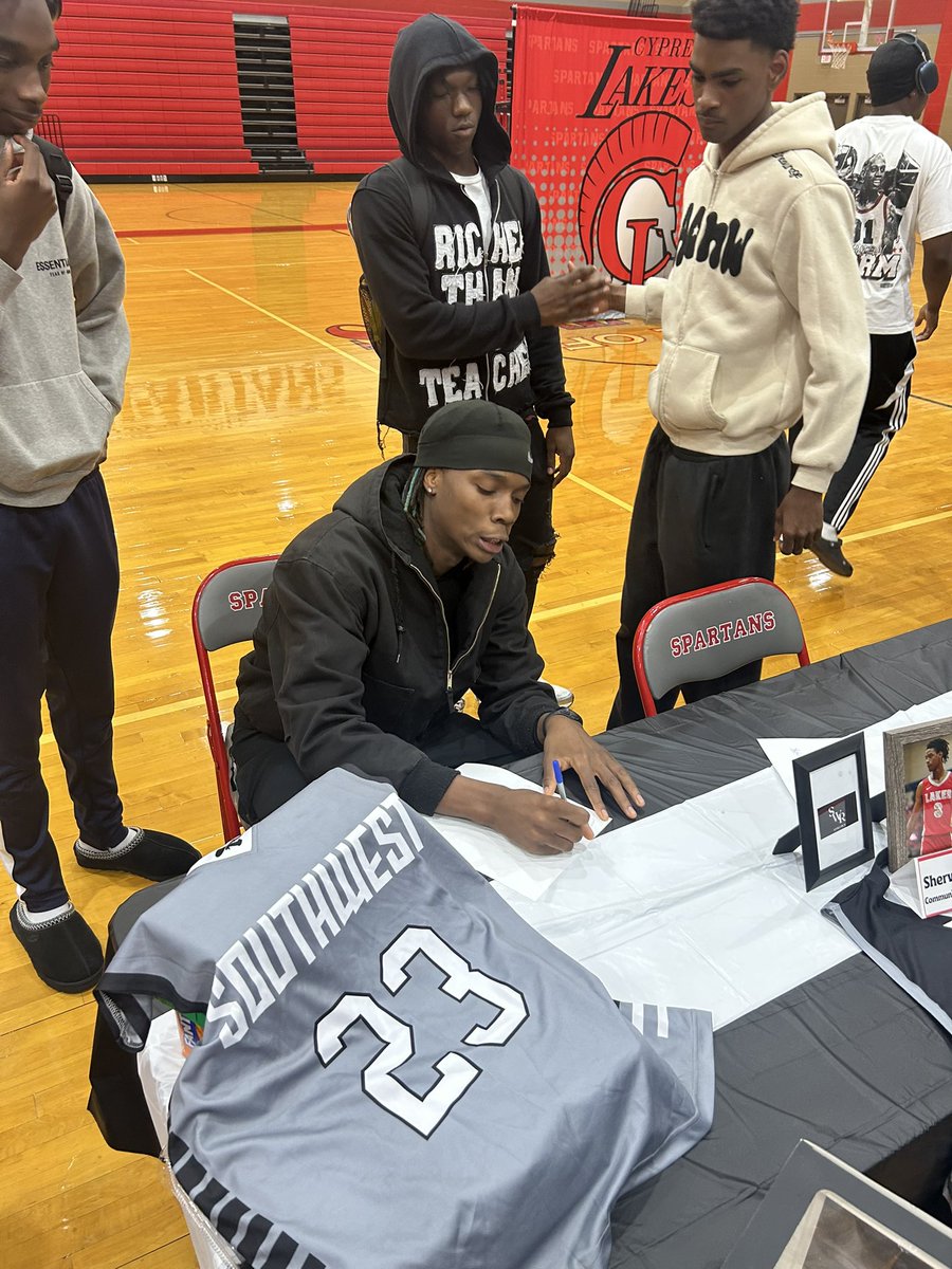 CyLakesBasketball (@cylakeshoops) on Twitter photo Great day for Cy lakes hoops! Celebrating 3 student athletes continue their journey at the next level!
<a href="/lakes_athletics/">Cypress Lakes Athletics</a> Great day for Cy lakes hoops! Celebrating 3 student athletes continue their journey at the next level!
<a href="/lakes_athletics/">Cypress Lakes Athletics</a>
