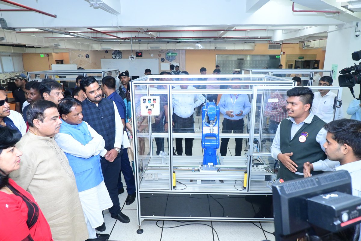 SampadSwainBJP's tweet photo. Together, we toured state-of-the-art labs and interacted with the students & instructors.
#SkilledOdisha #ViksitOdisha https://t.co/sZ0V6C2bgY
