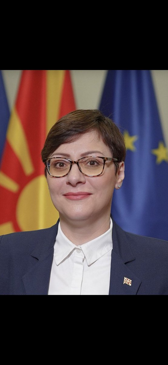 Госпоѓава чекала "Насоки од горе" за да пуштат плата за вработените во Култура‼️
Од кого од горе госпожа, од св.Петар⁉️🤔