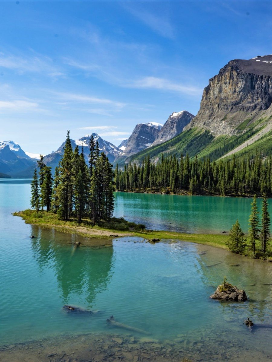 Maligne Lake,Alberta-Canada.