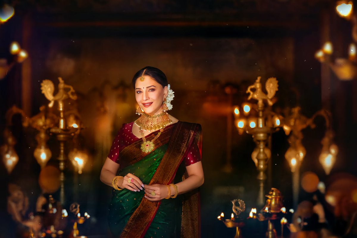 Mads__planet's tweet photo. Gracing y'all timeline with beauty in bulks 🔥🍷 #MadhuriDixit 
Madhoori Dixit 😭♥️ https://t.co/oLcBVD6ykF