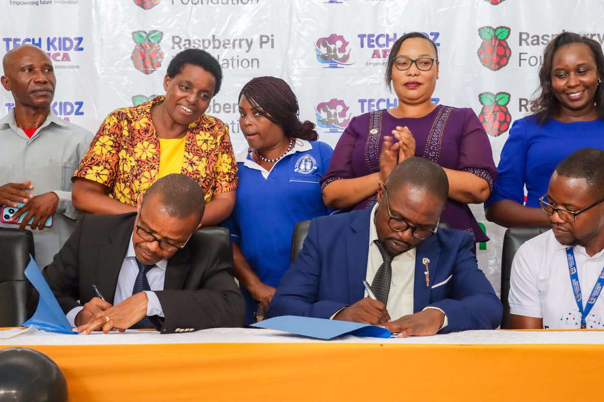 techkidzafrica's tweet image. We’ve signed an MoU with Taita Taveta County to roll out coding, robotics & digital literacy from ECD to high school!
Over 60 teachers trained at Sino Girls, Mwatate, through the #AdvancingComputingLiteracyProject in partnership with @Raspberry_Pi, TSC & MOE.