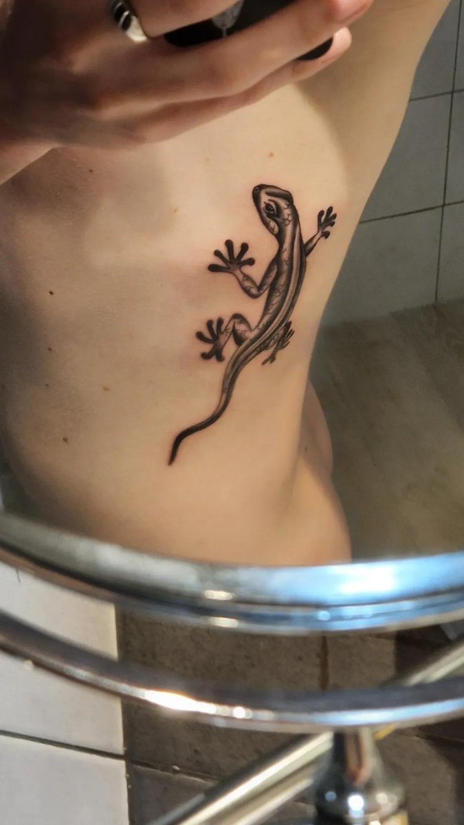 BelgianRusE's tweet photo. В этот #нюдсочетверг хвастаюсь новой тату 🦎
Wanted to show off my new tattoo 🦎 https://t.co/aeUDZ12vbI