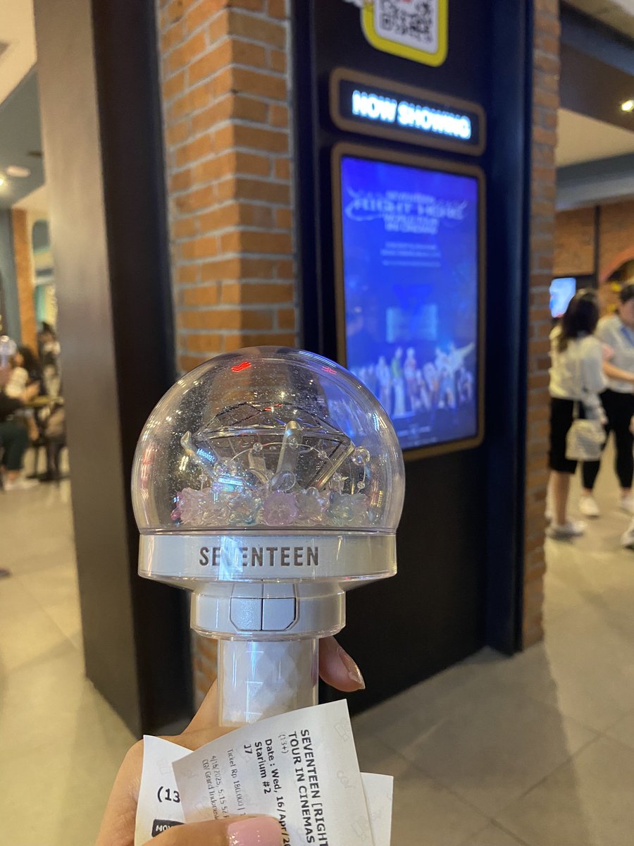 iwkyu's tweet photo. a glimpse of my diamond life💎 https://t.co/hKGdQk3MNw