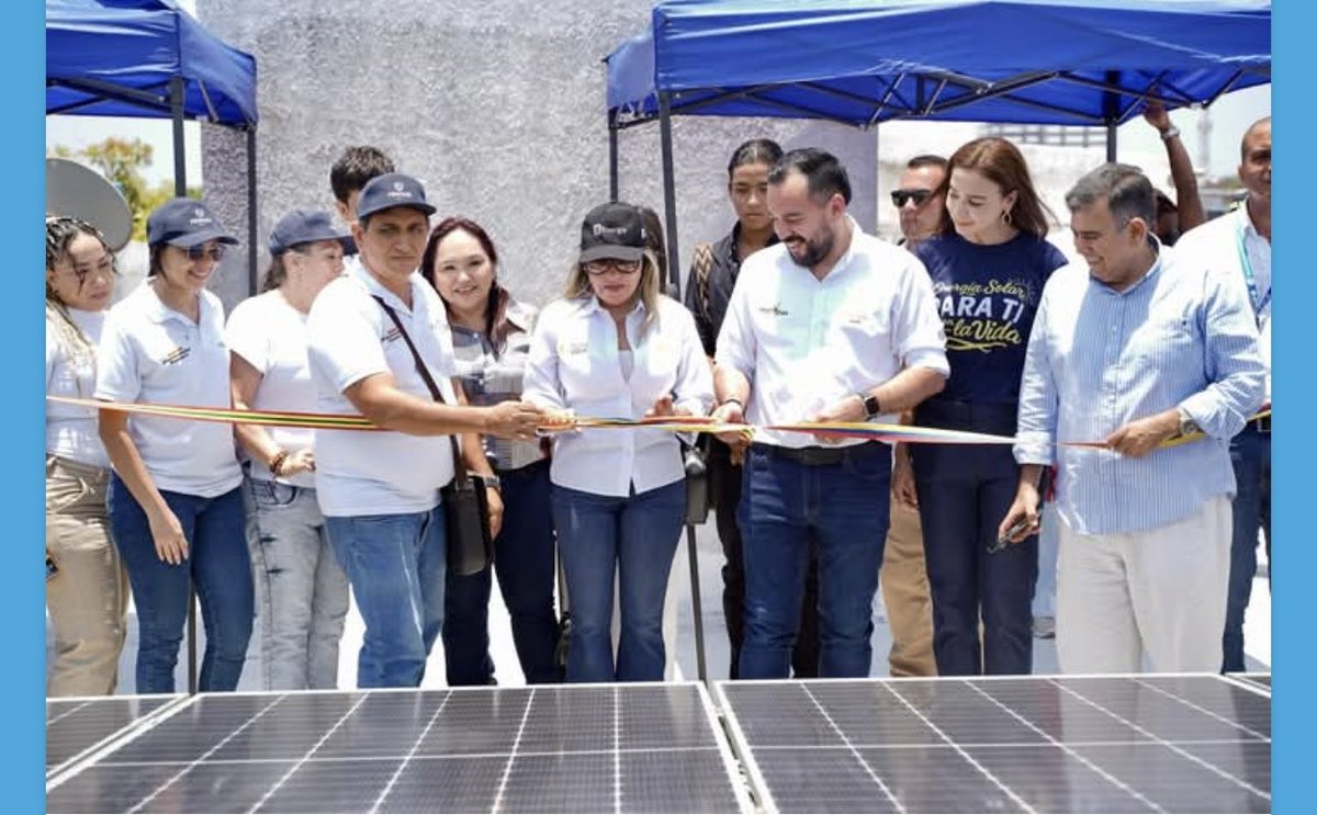NANDOTATO's tweet photo. Desde ⁦@UNDECOBQ⁩ y demás UNDECOS en Región Caribe, agradecemos a gobierno de ⁦@petrogustavo⁩, ⁦@minasyenergias⁩, ⁦@PalmaEdwin⁩ y FENOGE por benéficiar a 100 comerciantes de la economía popular con paneles solares para sus negocios. Obras son amores y…!! https://t.co/XjgkL98bul