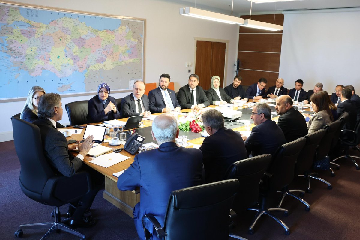 📍 AK Parti Genel Merkezi

AK Parti Yerel Yönetimler Başkanlığı olarak birim toplantımızda, Başkan Yardımcılarımızla birlikte şehirlerimizde uygulayacağımız stratejilerimizi değerlendirdik.  

Halkımızın sesini yerelde en güçlü şekilde temsil ediyor, taleplerini doğrudan çözüme