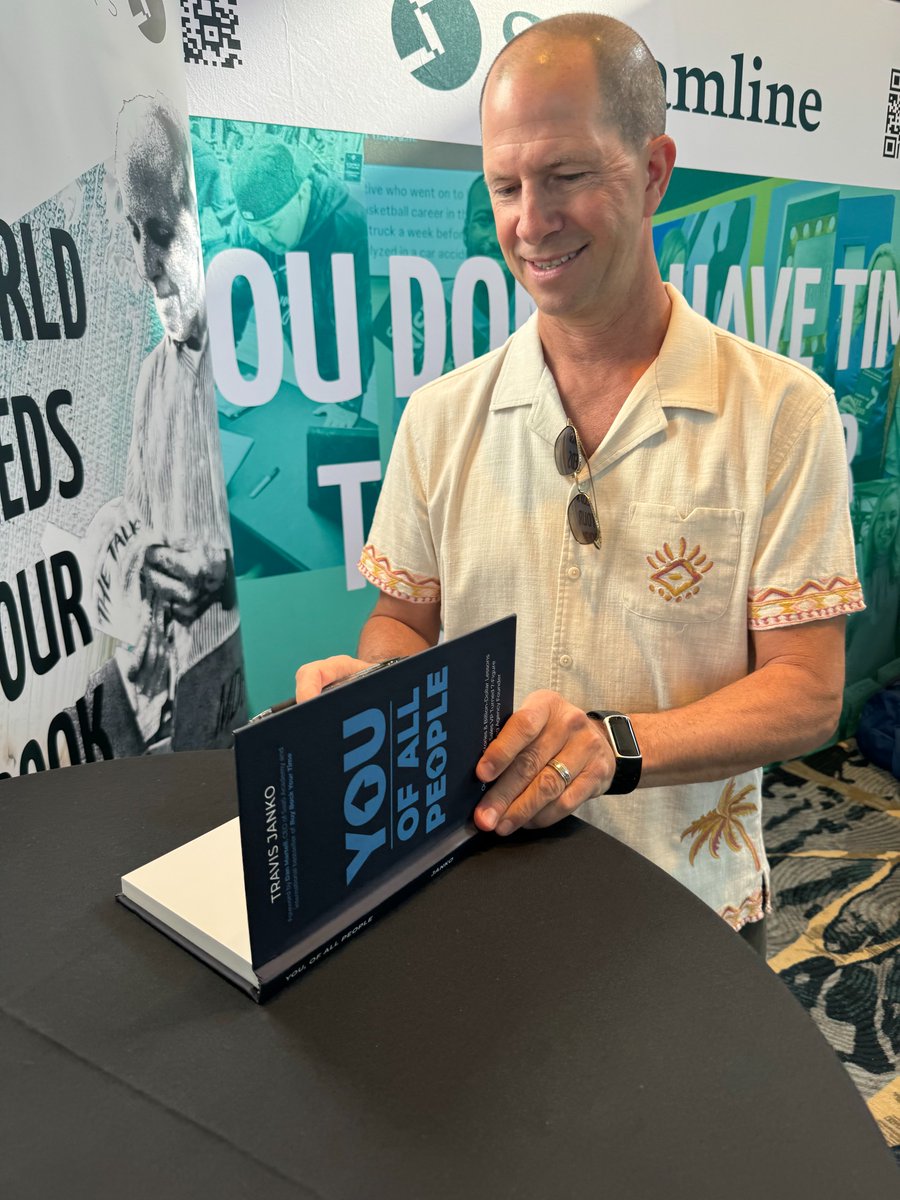 A book makes your message portable. 🗣️

Here are four Streamline Books authors who are absolutely crushing it as speakers, business owners, and leaders!

Their books are an extension of themselves—an impact multiplier!

I took these pictures at a recent book signing at the