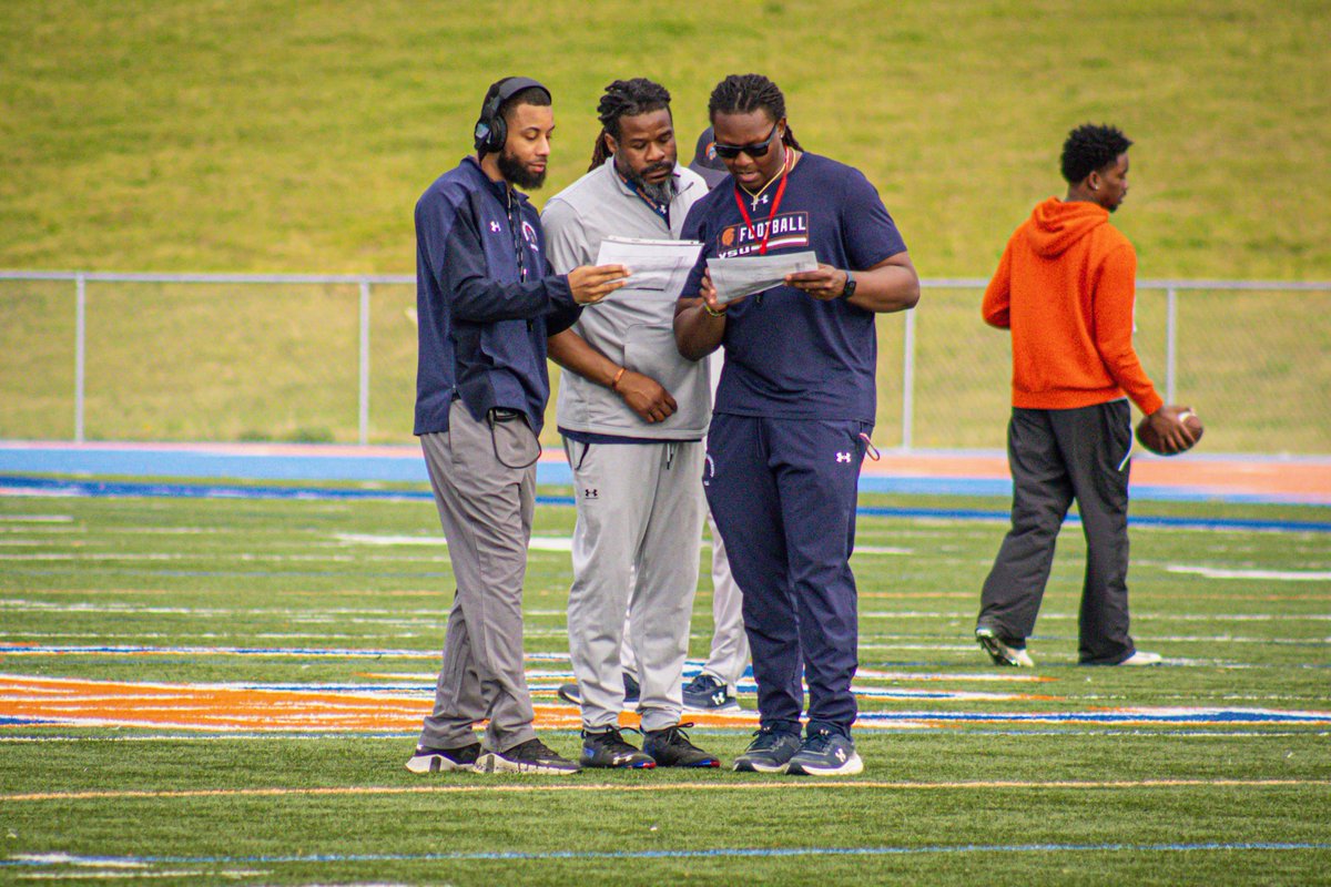 ๐๐จ๐๐๐ก ๐๐๐ซ๐ฅ๐จ๐ฌ ๐
๐ข๐๐ฅ๐๐ฌ (@coachfields44) on Twitter photo POV: When practice is scripted but we miss a play and now everybody looking around likeโฆ โwho jumped ahead?โ Lol. - <a href="/CoachLeez/">Rahmann Lee</a>
Tis the Spring Ball seasonโฆ POV: When practice is scripted but we miss a play and now everybody looking around likeโฆ โwho jumped ahead?โ Lol. - <a href="/CoachLeez/">Rahmann Lee</a>
Tis the Spring Ball seasonโฆ