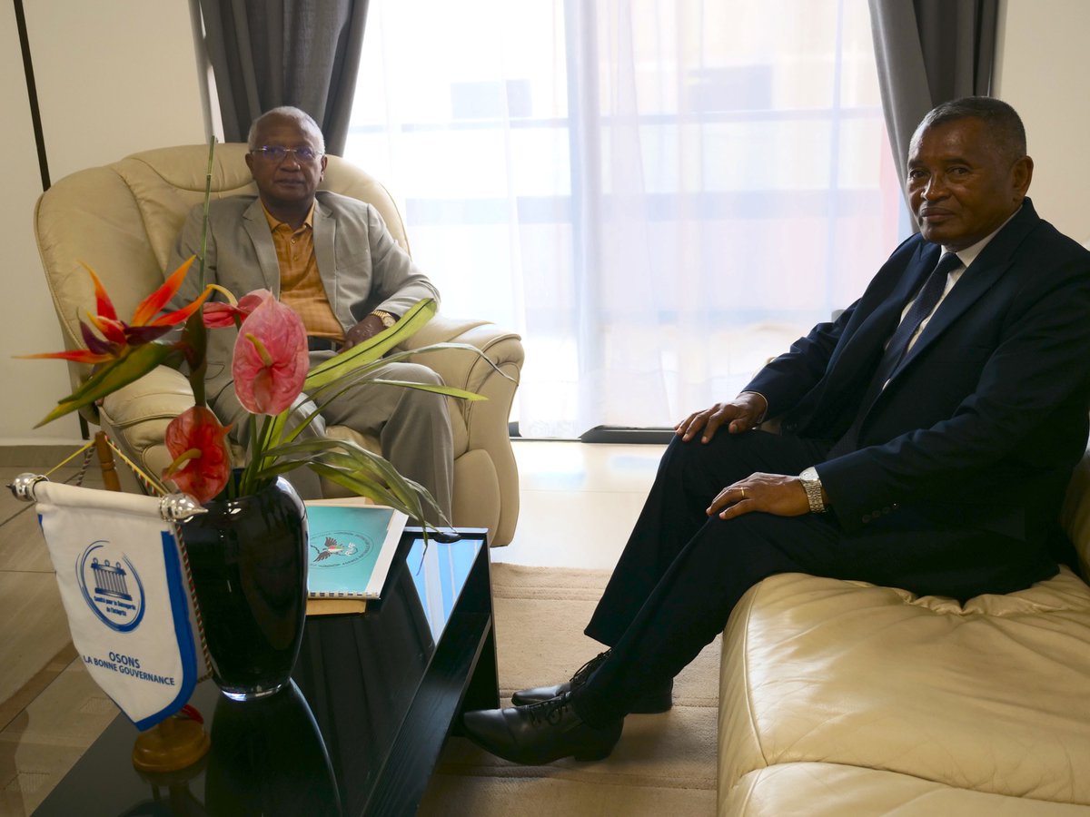 🔵Le CSI a reçu ce jour le DG de l’ANAF dans le cadre d’une visite de courtoisie.
Cette première rencontre, conduite par le PCSI et le DG de l’ANAF, a permis d’échanger sur les perspectives de collaboration pour la mise en œuvre de la SNLCC 2025–2030.
#CSI #ANAF #SNLCC2022_2030