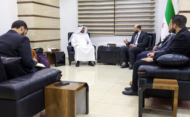 2025-04-17
بحث #وزير #الطاقة #السوري، المهندس محمد البشير، مع وفد #استثماري كويتي في #دمشق، سبل تعزيز التعاون المشترك في قطاعات الطاقة و #النفط و #الكهرباء. وخلال الاجتماع الذي جرى في مقر الوزارة، استعرض الجانبان الوضع الراهن لقطاع الطاقة في #سورية والتحديات التي تعترض مسيرته.