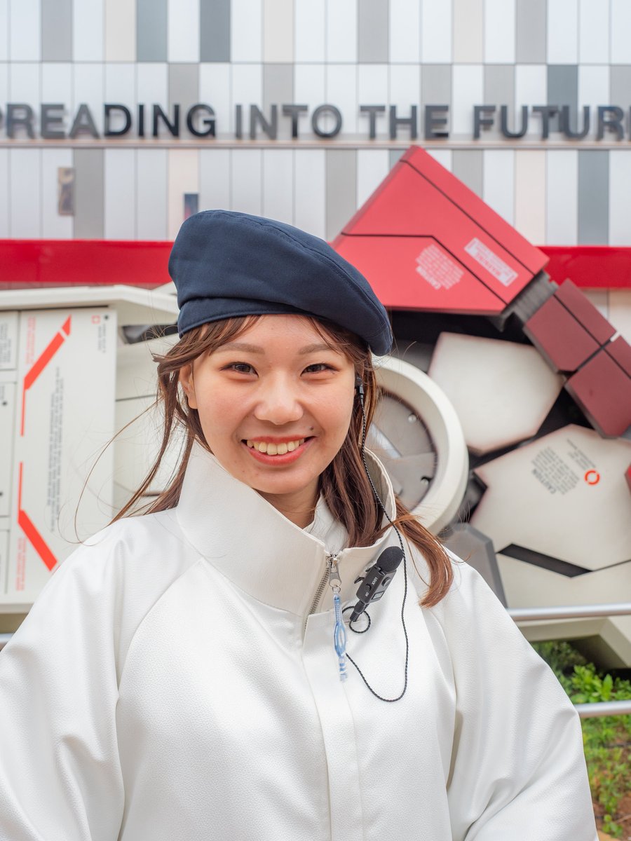 GUNDAM NEXT FUTURE PAVILION スタッフさんのユニフォーム。 ひとつ前