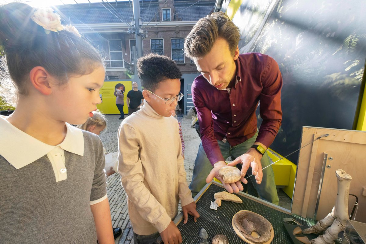 Vacature Educatiemedewerker (24 tot 32 uur)
Kun jij als geen ander leerlingen en bezoekers motiveren en enthousiasmeren over de natuur? Ben je didactisch en communicatief goed onderlegd? Dan zijn we misschien wel op zoek naar jou! ap.lc/KAdTz