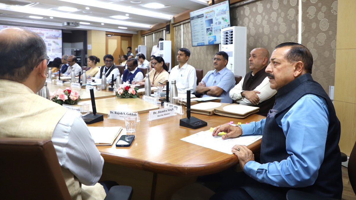 DrJitendraSingh's tweet photo. "The age of silos is over. At the core of the shift sought by the @narendramodi government is the aspiration to deliver sustainable outcomes with value addition to the Indian economy. "Anusandhan" National Research Foundation has been envisaged to anchor upscaled collaborations involving private players". : Joint Meeting of Science Ministries & Departments