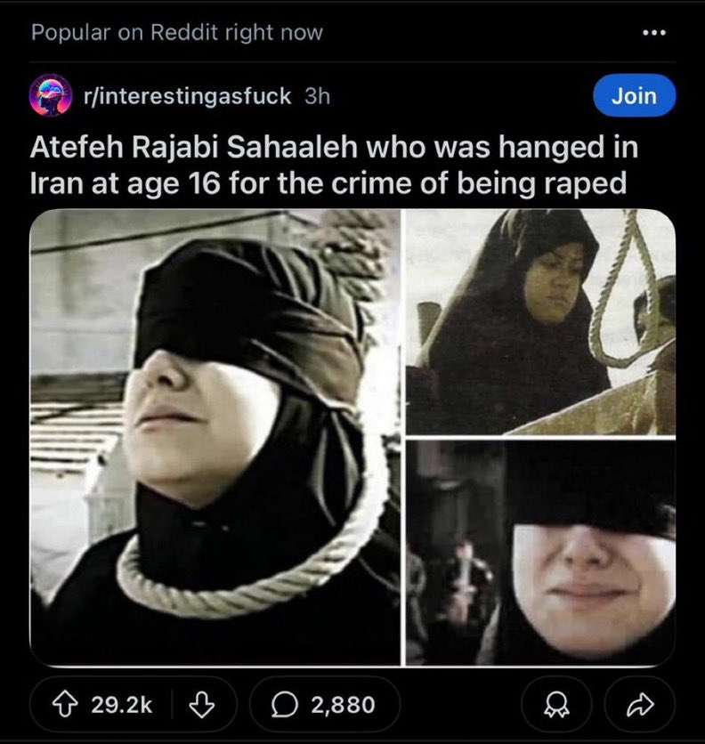 بذارید براتون توضیح بدم عاطفه سهاله کی بوده.
این دختر متولد شهریور سال 66 در مشهد بود. از نظر خانوادگی، توی اوج فقر دست و پا می‌زد. مادرش رو توی تصادف از دست داد و پدرش یه مفنگی خیابون‌گرد بود. عاطفه و خواهر کوچکترش که اطلاعی از سنش ندارم، تو خونه‌ی پدربزرگ عاطفه ساکن بودن. 1/17