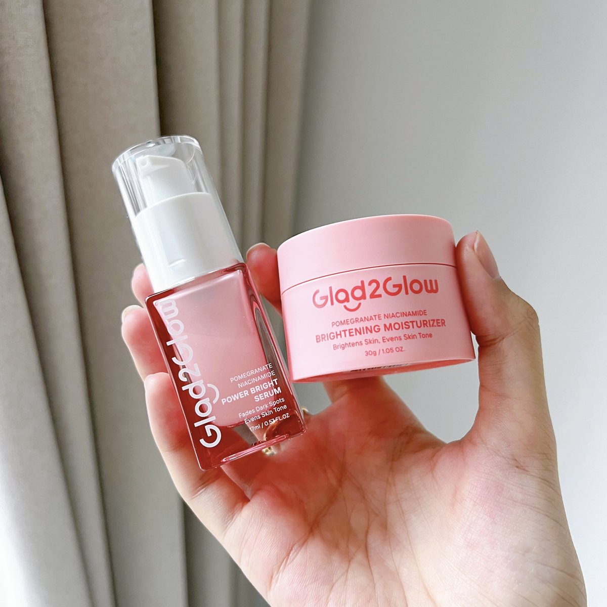 สกินแคร์บำรุงผิวหลังสงกรานต์ ต้องคู่นี้แหละ Glad2Glow bright set กู้ผิวหมองคล้ำจากแดด ดีมาก เซรั่มเนื้อบางเบา 10% Niacinamide ช่วยให้ผิวใสสม่ำเสมอ จุดดำจางลง และครีมมอยส์ 5% Niacinamide ผิวฉ่ำ อิ่มน้ำ ดูสุขภาพดีสุดๆ ใช้คู่นี้ต่อเนื่องผิวยิ่งโกลว์ใสขึ้น ของถูกและดีมีอยู่จริง 💞 https://t.co/FxhdkxlPpX