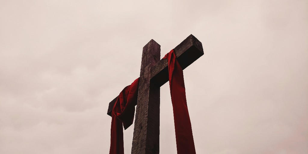#Actualidad | Semana Santa

En Semana Santa, recuerden que los nombres de festividades se escriben con mayúscula:

el Domingo de Ramos
el Jueves Santo
el Domingo de Resurrección

Más información: ow.ly/ks2Y50VBsQ0.