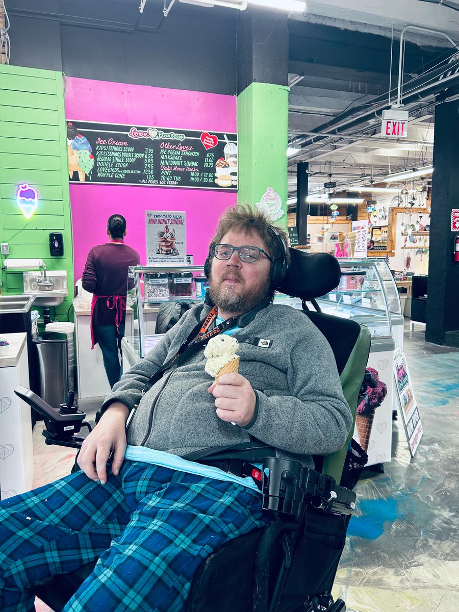 A fun day out at Crossroads Market! Inclusio residents enjoyed browsing local goods, sampling tasty treats, and picking up a few special finds. Nothing beats a little shopping, great company, and supporting local! #YYCAdventures #CrossroadsMarket #CommunityConnections