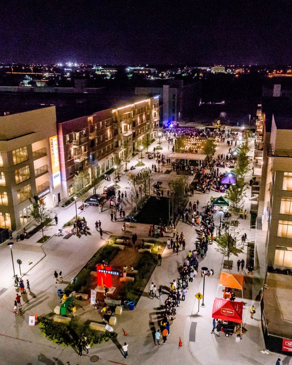 FutureComets's tweet image. Hey #FutureComet! 🎉

UT Dallas is ready to help you shine with the Division of Student Affairs! Join Comet Camp, explore student orgs, and make memories that last. Your journey starts here—let’s go! 🚀 

Complete your next steps here: adm-utd.info/next-steps