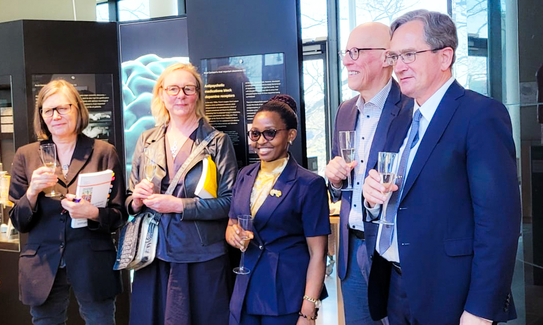 Uni_Rwanda's tweet photo. Warmest congratulations to Dr. Schifra Uwamungu! 🎓on the successful defense of her doctoral thesis, “Epidemiology of Human Papillomavirus Infections in East Africa – Aspects on HIV, Genetics and Immunology” at @uniofgothenburg #Sweden.
Her research makes a valuable contribution to public health, particularly in the East African context where HPV prevalence and cervical cancer mortality remain critically high.
She pursued her doctoral studies under the @URSwedenProgram, a bilateral research cooperation between the Governments of 🇸🇪& 🇷🇼 through UR and funded by @Sida.

Thrilled to welcome her to our growing family of passionate researchers!
