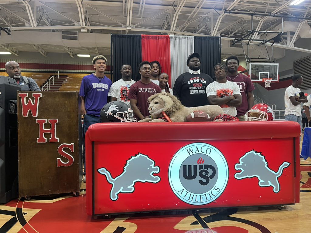 Parker Rehm (@parker_rehm) on Twitter photo Congratulations to the 9 <a href="/WacoHighSchool/">Waco High School</a> student-athletes signing to play at the next level today!
🏃♀️: Ja’Marriah Powell
⚽️: Isaiah Pullin
🏋️: <a href="/DewayneSimmon15/">Dewayne “quick12 “ Simmons jr</a>
🏈: <a href="/23is_Isaiah/">Isaiah Levingston</a>, <a href="/kevooishim/">Kelvin “ Kevoo “ Young</a>, <a href="/4lmason8/">Mason Smith 2️⃣2️⃣.</a>, <a href="/9reallyofficial/">Oshawn “O” Neal</a>, Lil’ Steven Loyd, King Townsend Congratulations to the 9 <a href="/WacoHighSchool/">Waco High School</a> student-athletes signing to play at the next level today!
🏃♀️: Ja’Marriah Powell
⚽️: Isaiah Pullin
🏋️: <a href="/DewayneSimmon15/">Dewayne “quick12 “ Simmons jr</a>
🏈: <a href="/23is_Isaiah/">Isaiah Levingston</a>, <a href="/kevooishim/">Kelvin “ Kevoo “ Young</a>, <a href="/4lmason8/">Mason Smith 2️⃣2️⃣.</a>, <a href="/9reallyofficial/">Oshawn “O” Neal</a>, Lil’ Steven Loyd, King Townsend