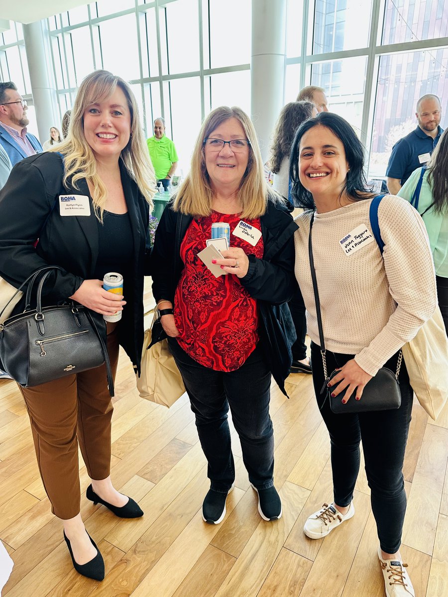 LeeColumbusOH's tweet photo. What a great day at the BOMA Columbus Vendor Expo yesterday!

#BOMAColumbus #CommercialRealEstate #PropertyManagement #Networking #CRECommunity #VendorExpo https://t.co/WVG2KvuYER