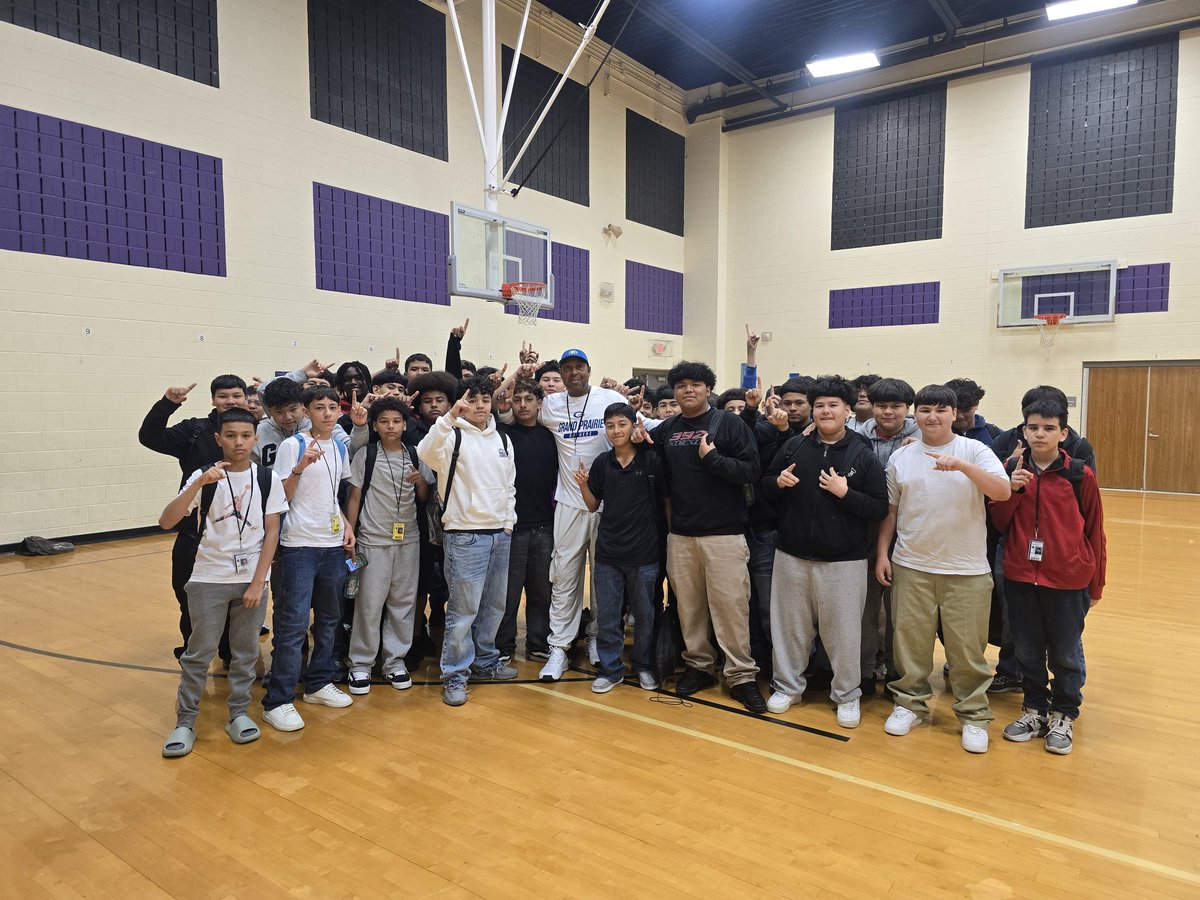 CoachKenRoss's tweet image. We are feeder pattern strong... Enjoyed visiting Fannin today and speaking to our future Gophers!!@GPHSGophers