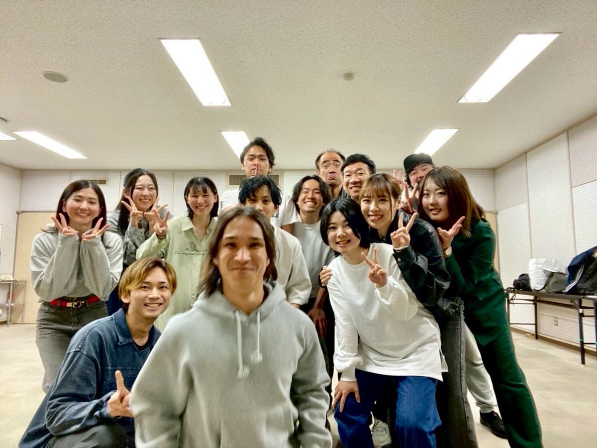 Tempest_Momoe's tweet photo. #劇団テンペスト #藍色企画
#存在した

顔合わせ！！！✨
おひさしぶりな方や初めましての方もいて
なんだか新鮮！！！
めちゃくちゃ楽しくなりそう！！！✨

こちらは姉ちゃんと
初めましてのミズキちゃん！！！ https://t.co/Cb2dKiVPlp