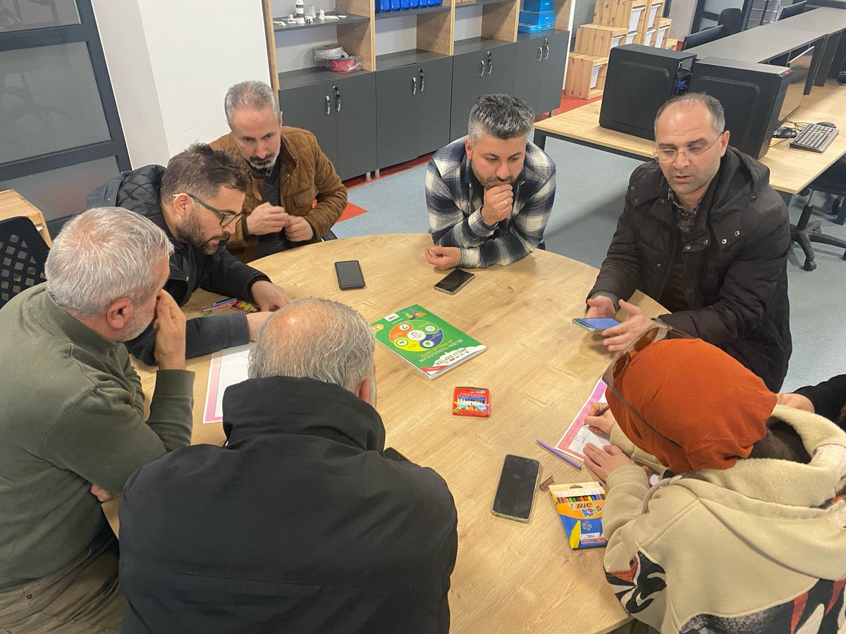 Tokat Fatih Projesi-EBA (@tokateba) on Twitter photo Tokat "Yenilikçi Öğrenme Ortamlarında Aktif Öğrenme Eğitimi" tüm hızıyla devam ediyor <a href="/mebyegitek/">Yenilik ve Eğitim Teknolojileri Genel Müdürlüğü</a> <a href="/tokatmem/">Tokat İl Millî Eğitim Müdürlüğü</a> <a href="/HuseyinKir64/">Hüseyin Kır</a> Tokat "Yenilikçi Öğrenme Ortamlarında Aktif Öğrenme Eğitimi" tüm hızıyla devam ediyor <a href="/mebyegitek/">Yenilik ve Eğitim Teknolojileri Genel Müdürlüğü</a> <a href="/tokatmem/">Tokat İl Millî Eğitim Müdürlüğü</a> <a href="/HuseyinKir64/">Hüseyin Kır</a>