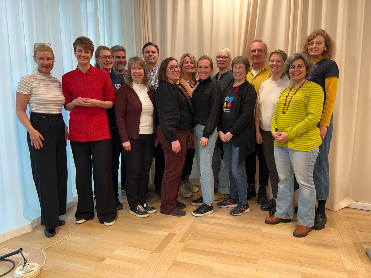 Möte med övriga ämnes/ämneslärarföreningar i Stockholm idag. Mycket givande att få höra om andras sätt att arbeta för sina ämnen och för sina lärare. Våra föreningar behövs!
/Nils L