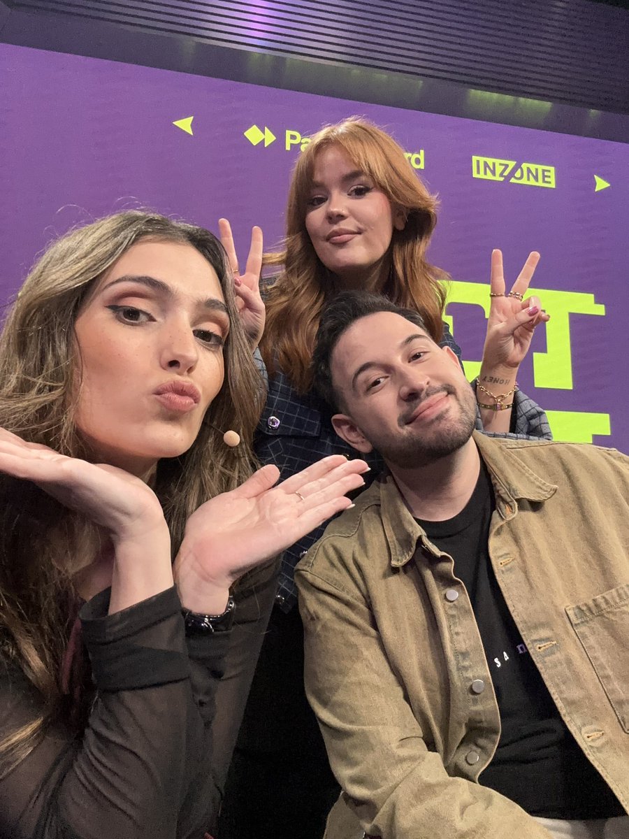 Algo me dice que hoy va a ser un buen día ♥️

Por fin juntos de nuevo owo(I love eggs)