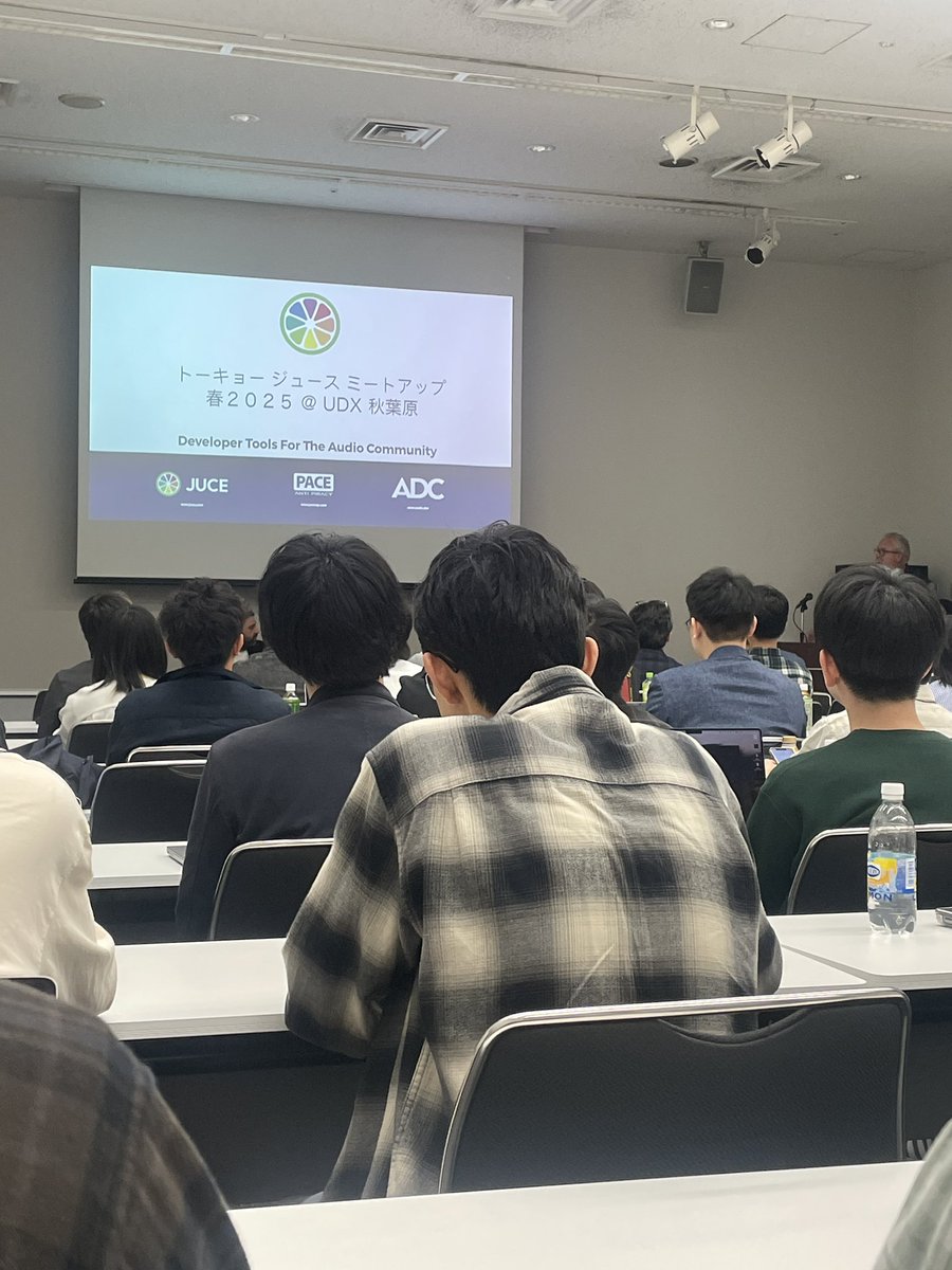 ユタニ (@tsugumasa320) on Twitter photo JUCE Meetup Tokyoに行ってきました!
日本のオーディオプログラミングのキーマンが一堂に集まっていて、非常に濃い会でした。
<a href="/CO_CO_/">COx2 ))@COCOTONE, Inc.</a> さん、ありがとうございました!! JUCE Meetup Tokyoに行ってきました!
日本のオーディオプログラミングのキーマンが一堂に集まっていて、非常に濃い会でした。
<a href="/CO_CO_/">COx2 ))@COCOTONE, Inc.</a> さん、ありがとうございました!!