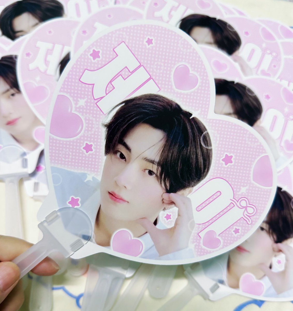mayin_jane's tweet photo. ✨kindly rt ✨
Giveaway for #JAY day  🎁🎸

💓Heart Fan 10 ea.
📍:  @hintcoffee 
🗓️: 20 April 2025

#HAPPYJAYDAY #ENHYPEN_JAY
#Lastspringclub_withJay #제이 https://t.co/hPoM9vzlEo