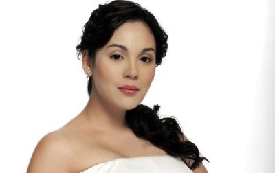 AltA2ZChannel11's tweet photo. Ibigay na sana ng ABS-CBN at GMA ang isang pangmalakasan na teleserye o movie sina Judy Ann Santos, Claudine Barretto, Barbie Forteza, at Kathryn Bernardo.

Kailangan mangyari ito sa lifetime ng mga Millennials at Gen-Z! https://t.co/UyYRwpCuwF