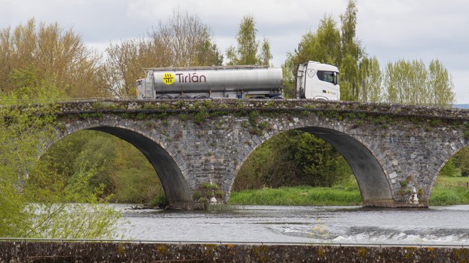 Tirlán will pay a total of 50.08 cent per litre (cpl) (inc. VAT) for March creamery milk supplies at 3.6% butterfat and 3.3% protein Read more👉bit.ly/4lvPO0h