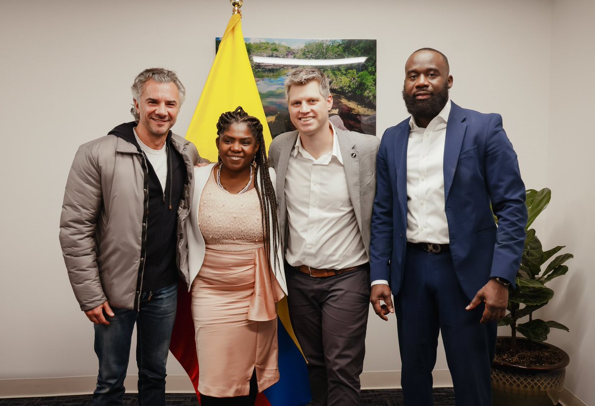 micksheldrick's tweet image. Grateful to meet @FranciaMarquezM to talk Amazon, biodiversity &amp;amp; the power of culture to create unity &amp;amp; jobs.

Big thanks to @diegoscotti for repping @GlblCtzn’s board with clarity &amp;amp; conviction.

Let’s carry this energy into #GlobalCitizenNOW.

#Colombia #GCNOW #ClimateAction