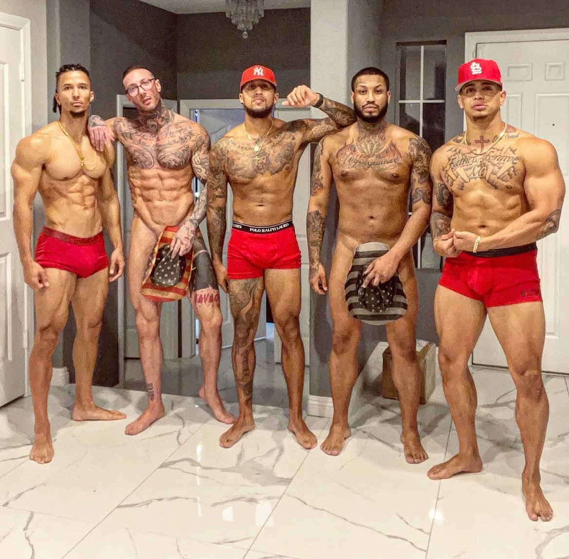 Rt if you would join this orgy 
Link in bio full video 🎥🍆