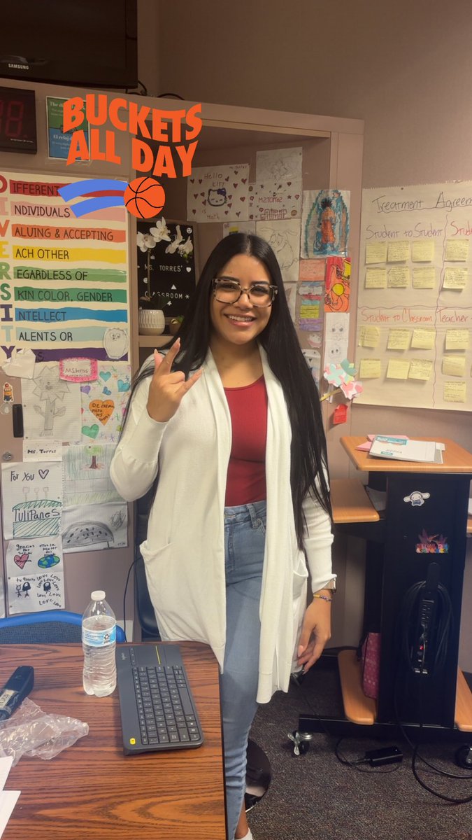 OwensInt's tweet photo. Oh boy we see some Rockets fans around @OwensInt Playoff ready! @AliefISD @HoustonRockets #LiftOffinRed https://t.co/mUQR0o9OUI
