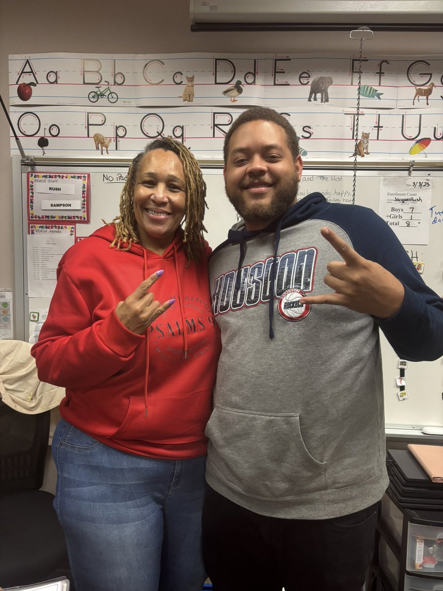 OwensInt's tweet photo. Oh boy we see some Rockets fans around @OwensInt Playoff ready! @AliefISD @HoustonRockets #LiftOffinRed https://t.co/mUQR0o9OUI