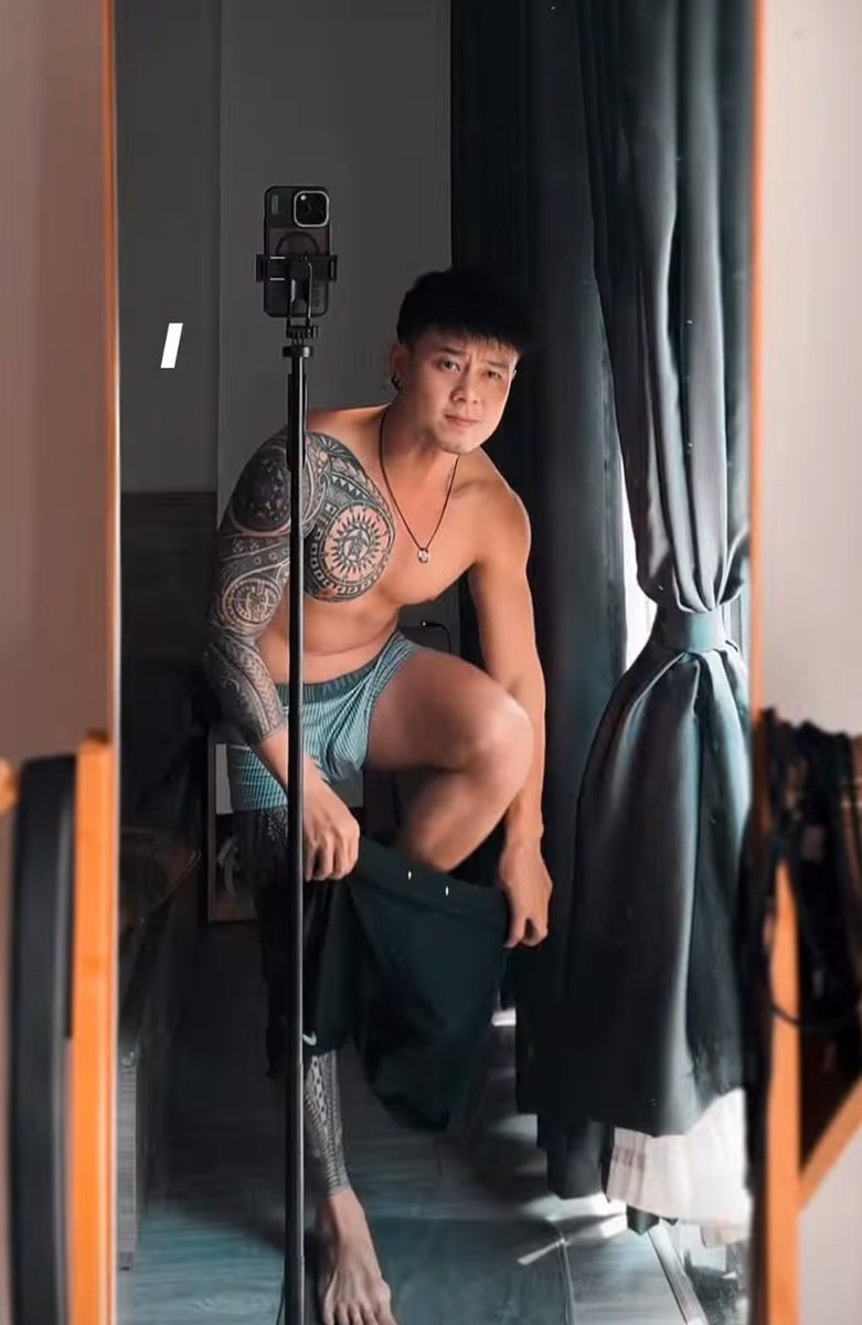 Tìm người mặc quần hộ tui