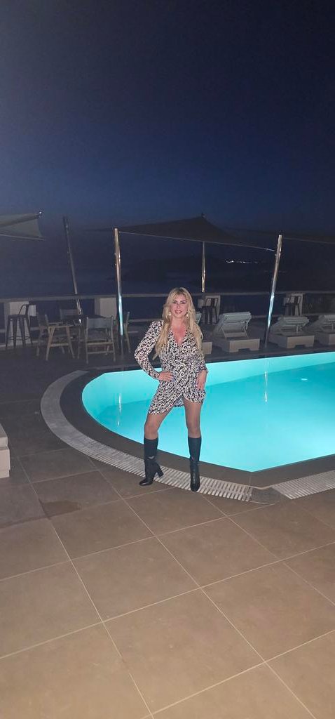 Noche en #Santorini #playa #SOL