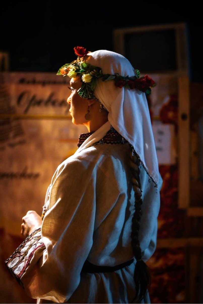 Четири моми на орото
Три на крст пирустија
Две очи мома има
Еднаш мајка јунак раѓа..
Велигденски концерт ТАНЕЦ❤️
Фотографии Ш. Рахим❤️❤️❤️
Национално богатство