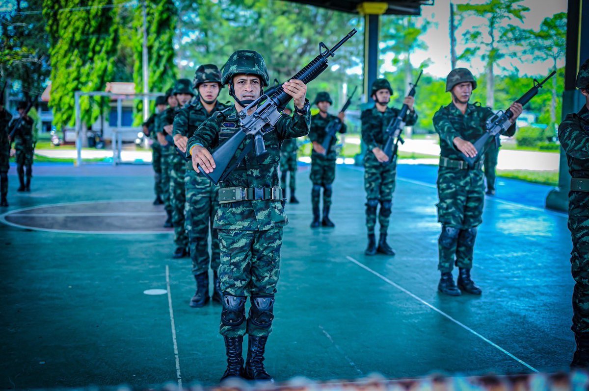 _25_p3's tweet photo. 🌈💂‍♀️กองพันทหารราบที่ 3 กรมทหารราบที่ 25 เดิน��น้าเตรียมความพร้อมกำลังพล!
🪖ฝึกการแสดงทางทหารประกอบดนตรี “ราชวัลลภเริงระบำ” อย่างเข้มข้น ณ สนามฝึก ร.25 พัน.3 ค่ายวิภาวดีรังสิต อ.เมือง จว.สุราษฎร์ธานี

#กองพันทหารราบที่3กรมทหารราบที่25 https://t.co/U64VHLmVL5