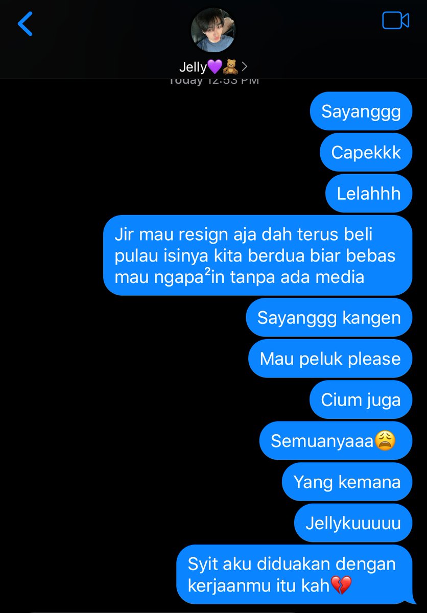 Fujoshiee's tweet image. #AouBoom au ft. #JASPER
Aou, si leader yang terkenal strict punya skin yang berbeda kalau sudah dengan pacar cantiknya.