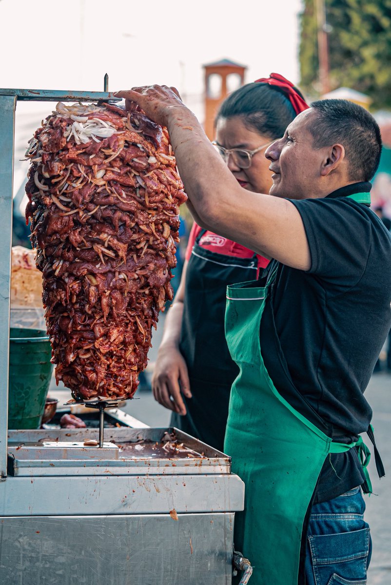 Alherarj's tweet photo. ¿Será prudente almorzar tacos al pastor? https://t.co/FqUO6Wuhyv
