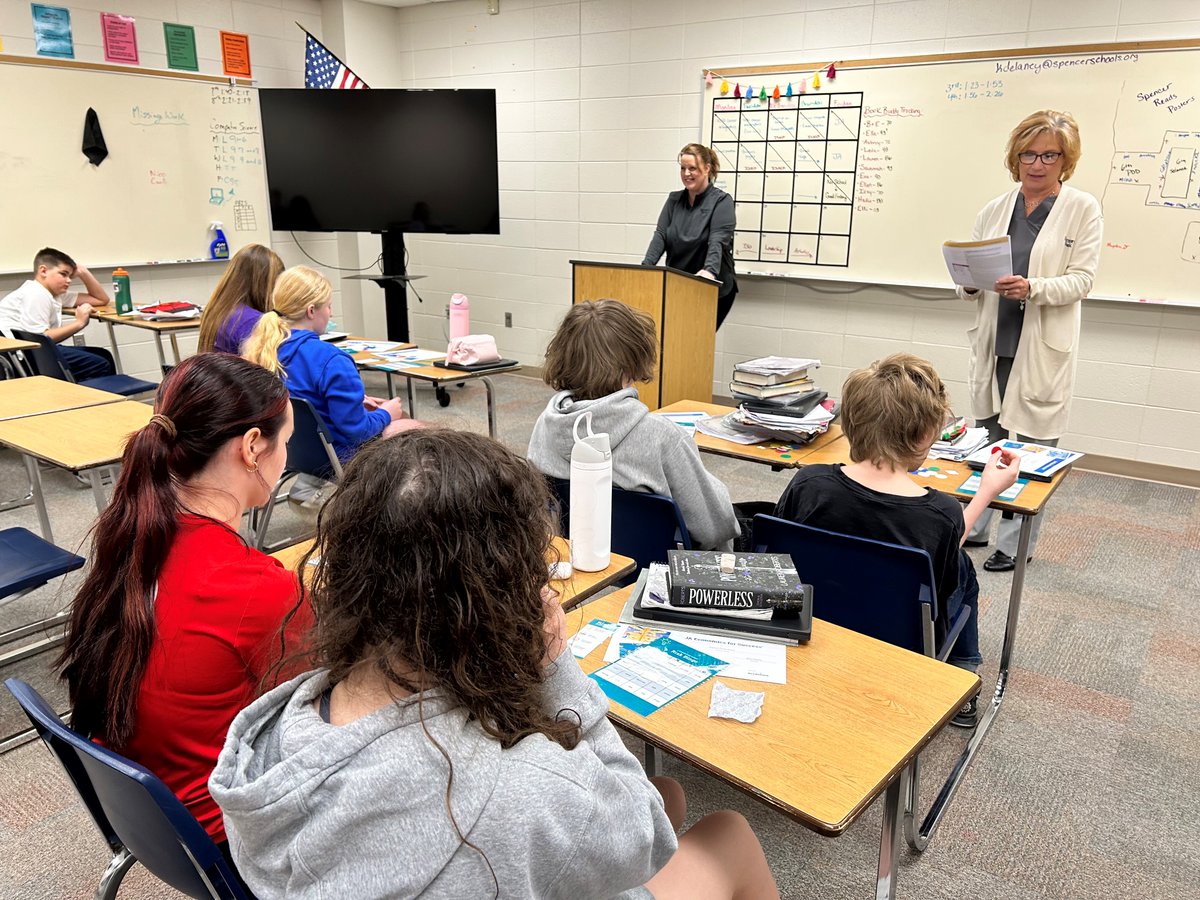FTSB's tweet photo. April is Financial Literacy Month 📚💰 and we're proud our team volunteers to teach Spencer 7th graders all about budgeting, credit, saving, and more with our Junior Achievement partnership! It’s a fun, hands-on way to build smart money habits for the future 🚀.

Member FDIC https://t.co/qxKQ77jX1y