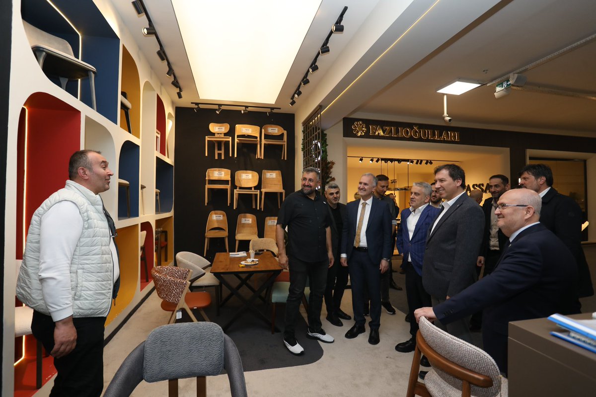 alpertaban16's tweet photo. #MODEF fuar esnafımızı ziyaret ettik.
Hayırlı işleriniz olsun. 🤝🏻
🗓️19 Nisan’a kadar şehrimize bekliyoruz. 🙋🏻‍♂️
#İnegöl https://t.co/9bBbSdhVEL